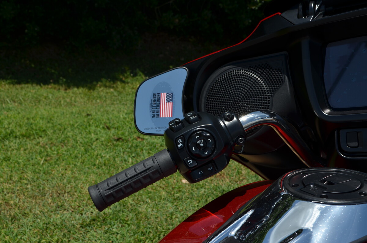 2025 Harley-Davidson Street Glide – Ride in Iconic Comfort - Photo 10