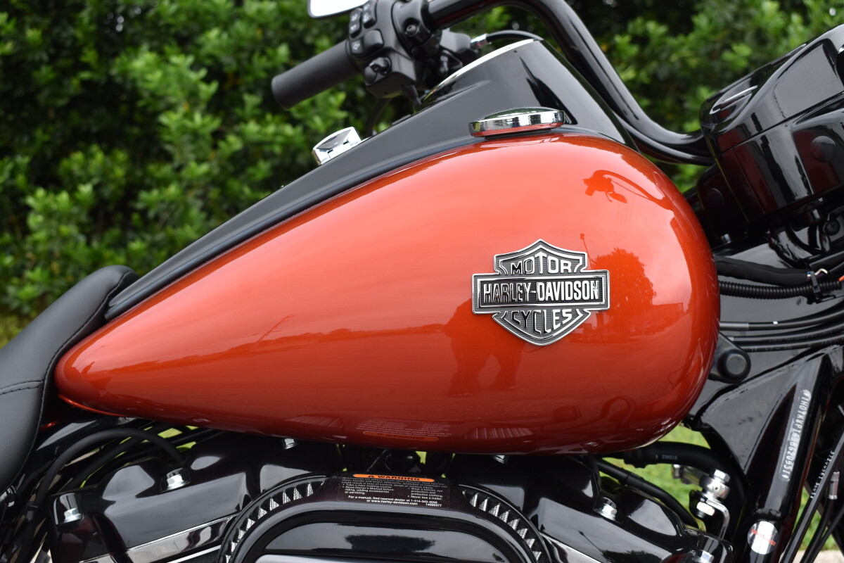 2025 Harley-Davidson Road King Special – Aggressive Custom Touring - Photo 10