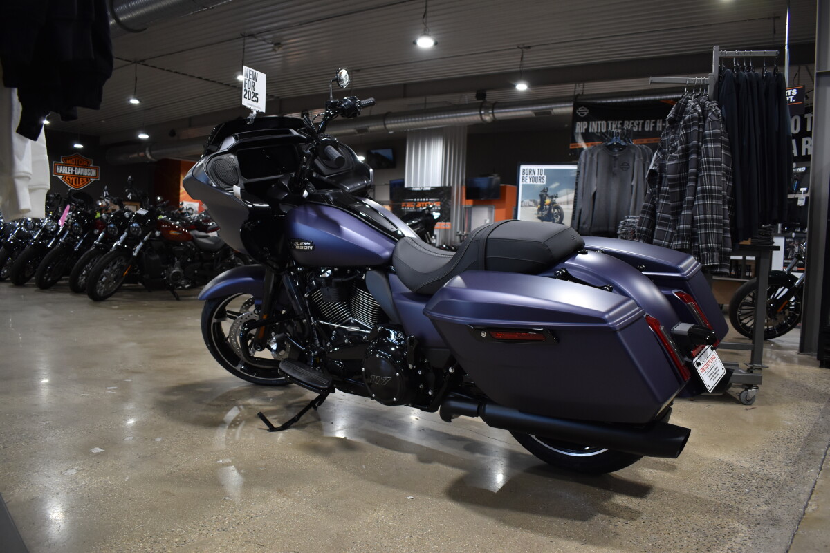 2025 Harley-Davidson Road Glide – Premium Touring Experience - Photo 6