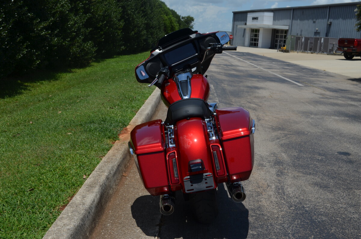 2025 Harley-Davidson Street Glide – Ride in Iconic Comfort - Photo 7