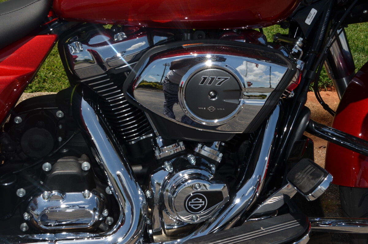 2025 Harley-Davidson Street Glide – Ride in Iconic Comfort - Photo 9