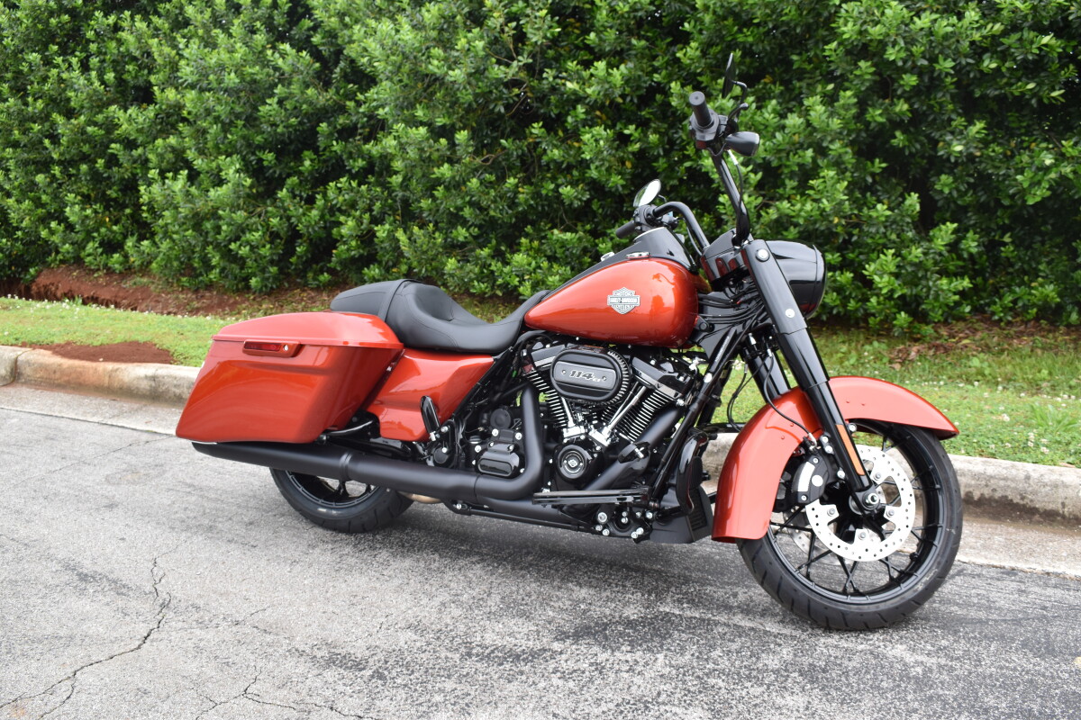 2025 Harley-Davidson Road King Special – Aggressive Custom Touring - Photo 2