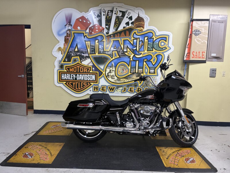 2025 Harley-Davidson® Road Glide® Vivid Black
