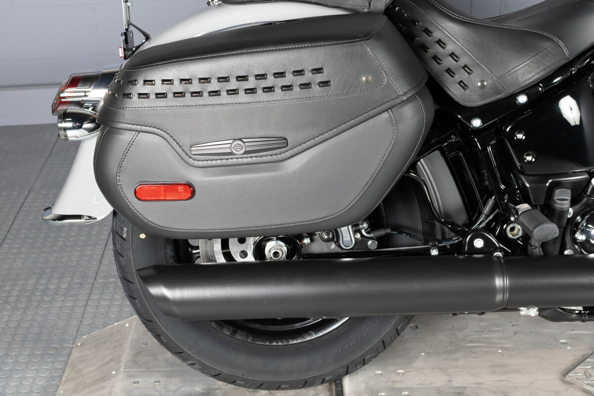 2025 Harley-Davidson Heritage Classic FLHC - Photo 2