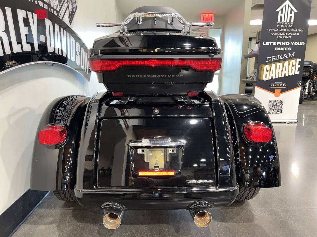 2023 Harley-Davidson Tri Glide Ultra FLHTCUTG - Photo 10