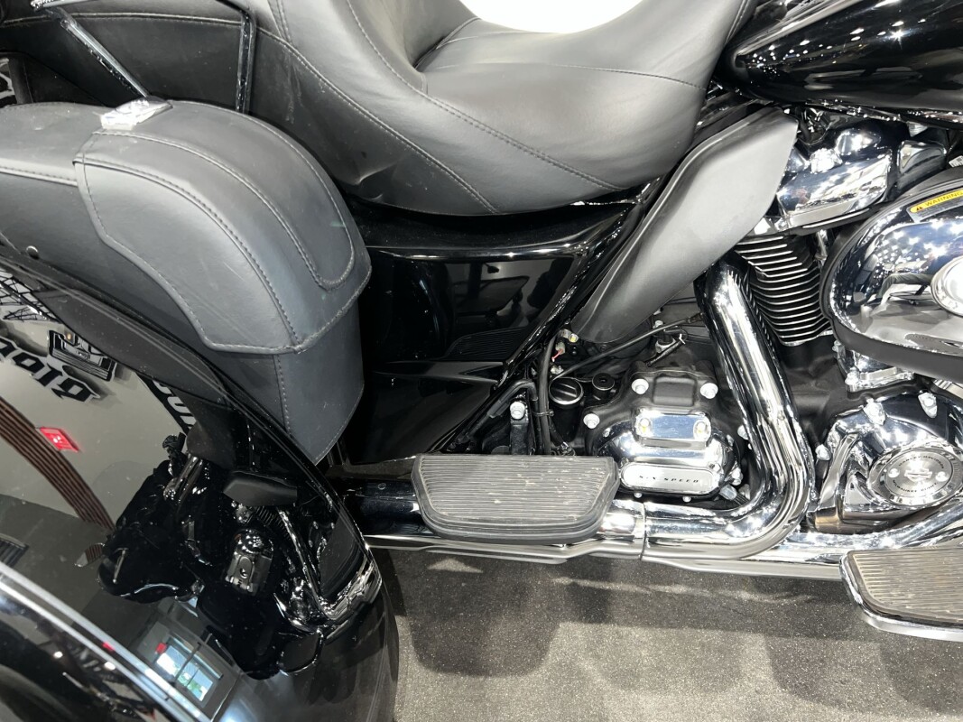 2023 Harley-Davidson Tri Glide Ultra FLHTCUTG - Photo 7