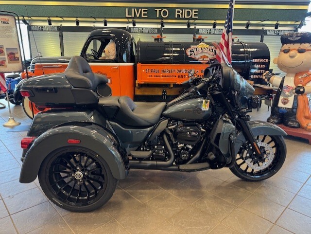 2025 Harley Davidson Tri-Glide Ultra FLHTCUTG