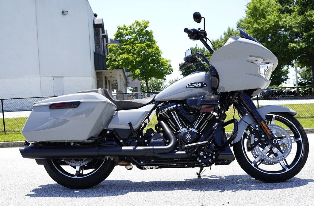 FLTRX 2024 Road Glide®