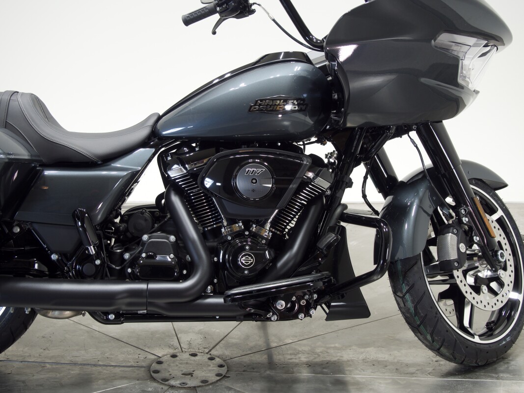 2025 Harley-Davidson FLTRX Road Glide in Iron Horse Metallic with 10 miles - Photo 4