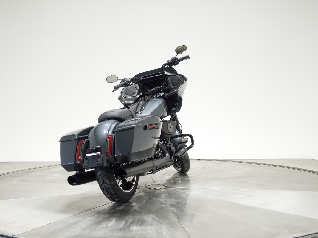 2025 Harley-Davidson FLTRX Road Glide in Iron Horse Metallic with 10 miles - Photo 4