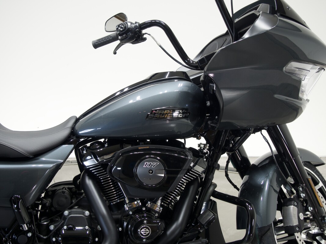 2025 Harley-Davidson FLTRX Road Glide in Iron Horse Metallic with 10 miles - Photo 3