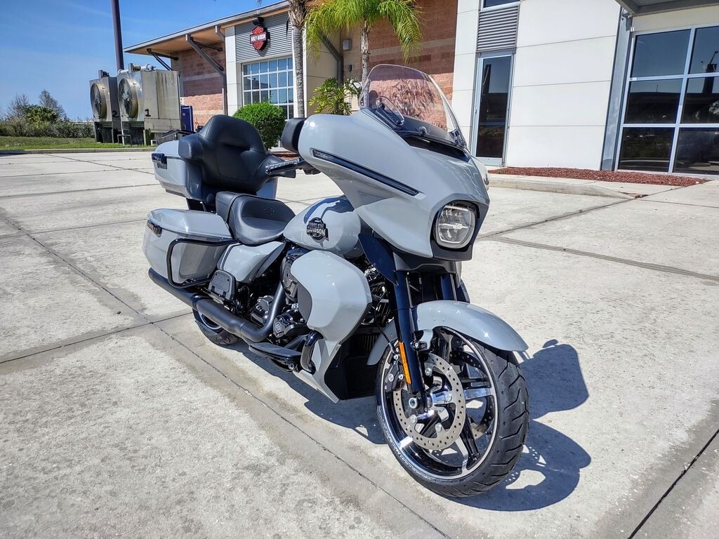 FLHXU 2025 Street Glide™ Ultra