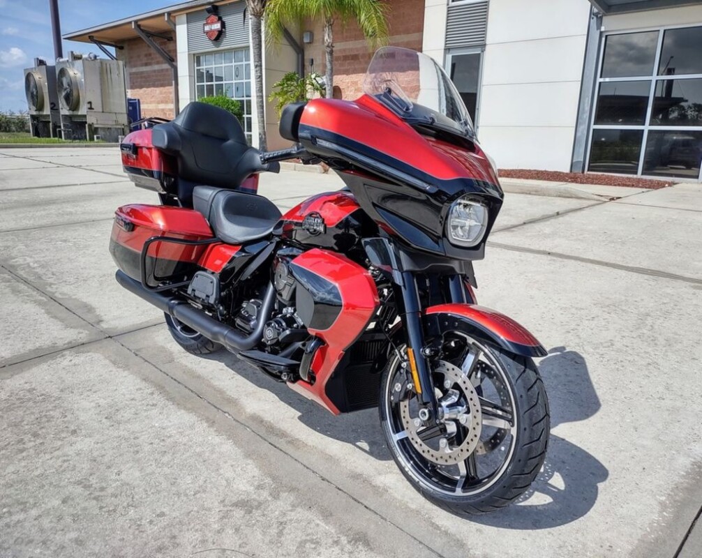 FLHXU 2025 Street Glide™ Ultra