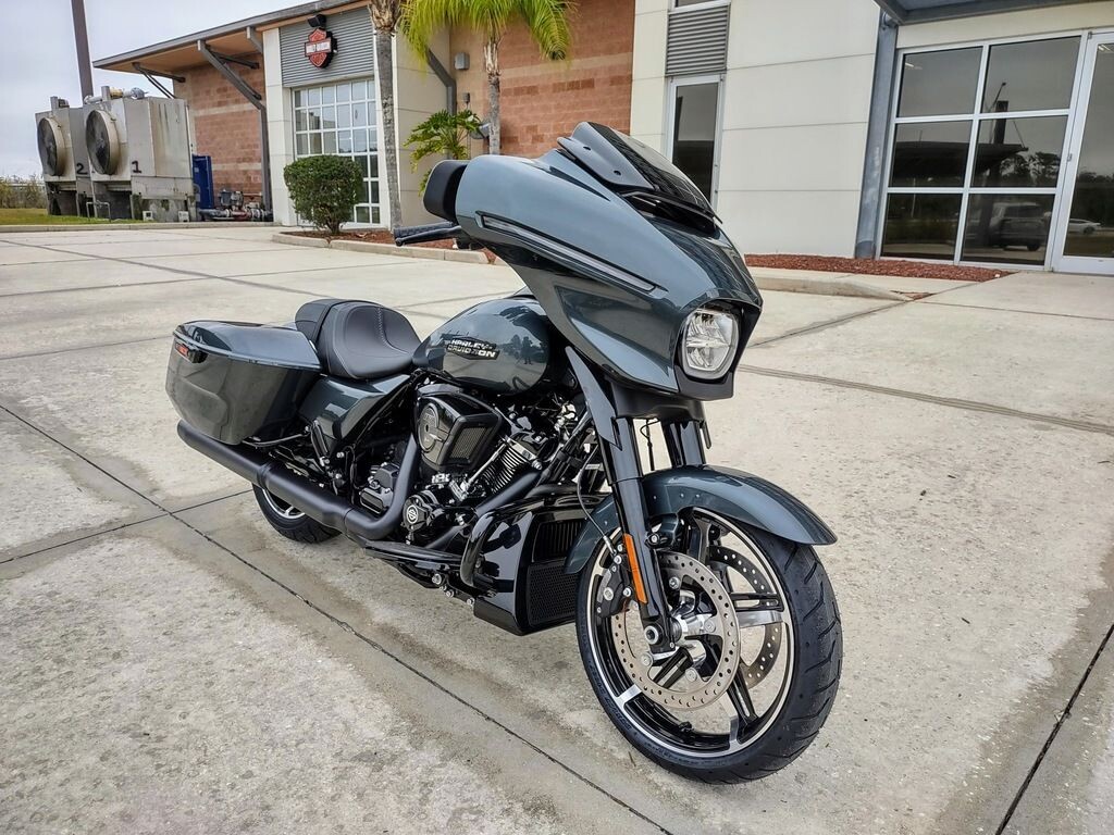 FLHX 2025 Street Glide™