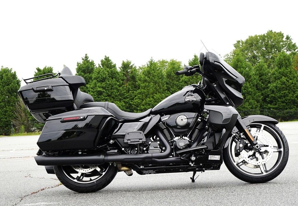 FLHXU 2025 Street Glide™ Ultra