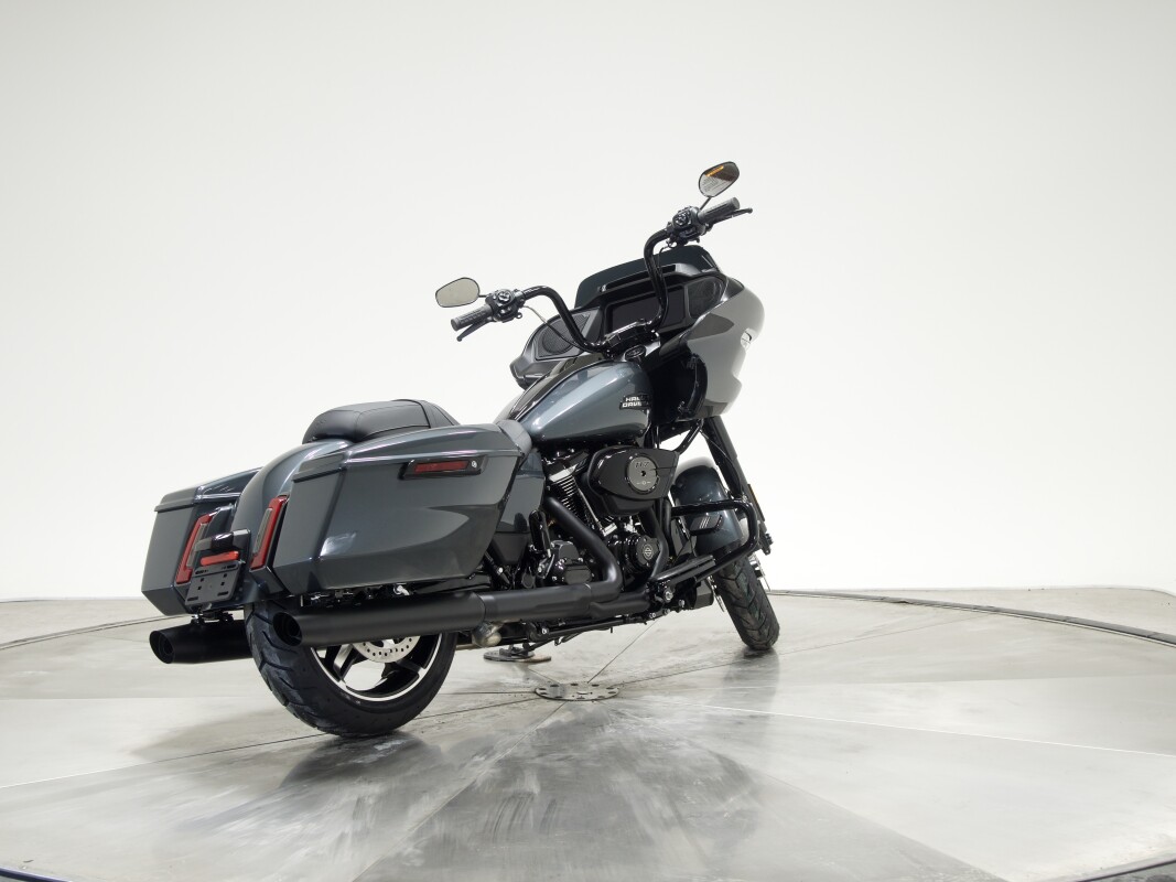 2025 Harley-Davidson FLTRX Road Glide in Iron Horse Metallic with 10 miles - Photo 3