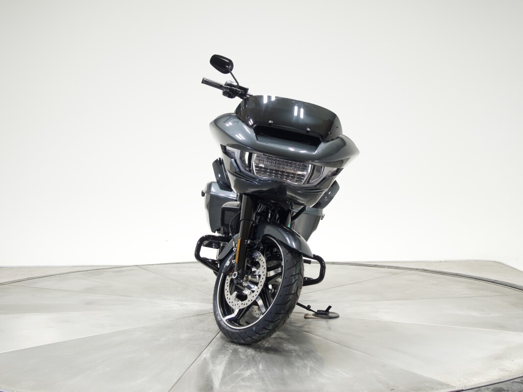 2025 Harley-Davidson FLTRX Road Glide in Iron Horse Metallic with 10 miles - Photo 10