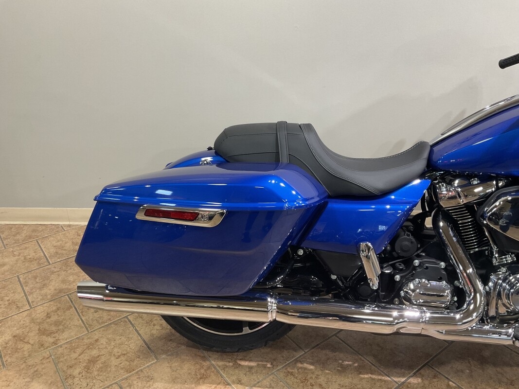 2025 Harley-Davidson Street Glide Blue Burst FLHX - Photo 5