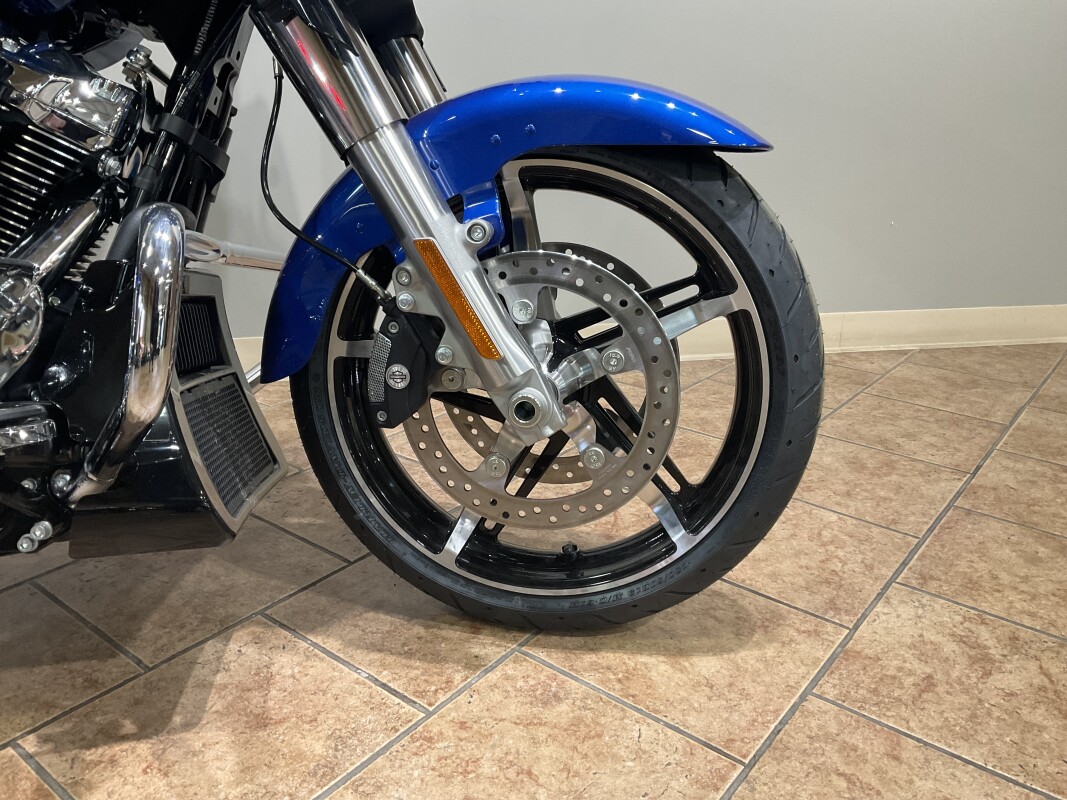 2025 Harley-Davidson Street Glide Blue Burst FLHX - Photo 7