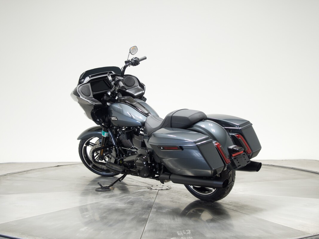 2025 Harley-Davidson FLTRX Road Glide in Iron Horse Metallic with 10 miles - Photo 6