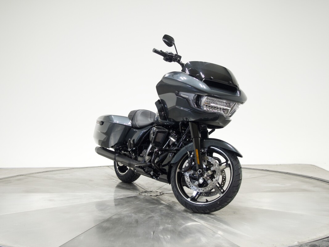 2025 Harley-Davidson FLTRX Road Glide in Iron Horse Metallic with 10 miles - Photo 9