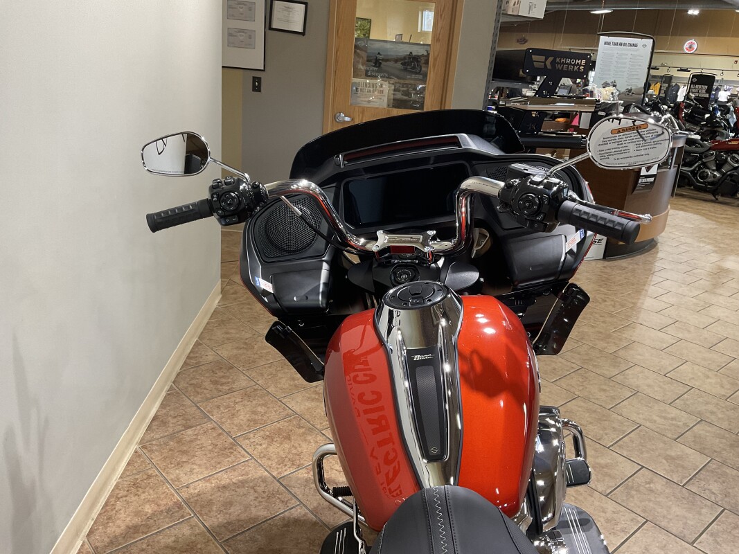 2025 Harley-Davidson Road Glide Brilliant Red FLTRX - Photo 6