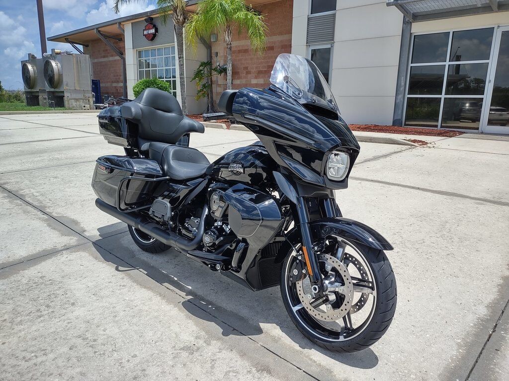 FLHXU 2025 Street Glide™ Ultra
