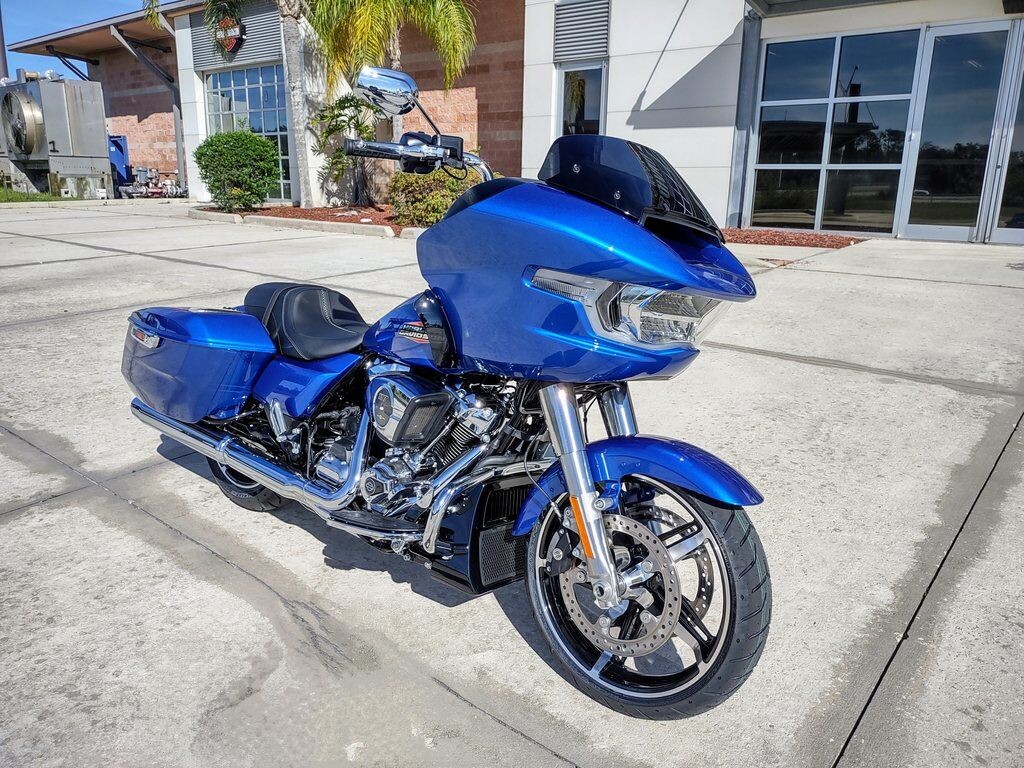 FLTRX 2025 Road Glide™