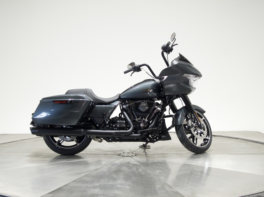 2025 Harley-Davidson FLTRX Road Glide in Iron Horse Metallic with 10 miles