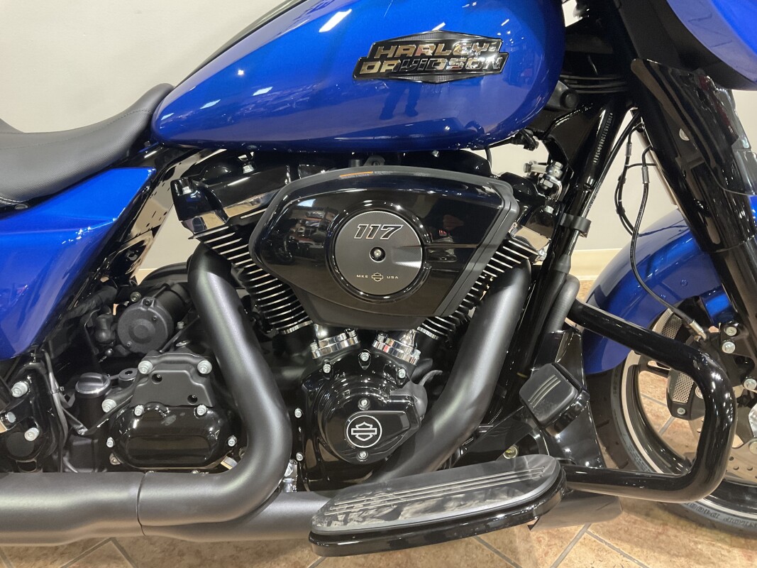 2025 Harley-Davidson Street Glide Blue Burst FLHX - Photo 2