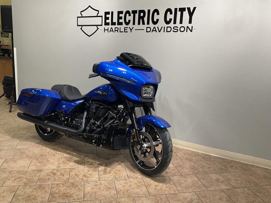 2025 Harley-Davidson Street Glide Blue Burst FLHX - Photo 3