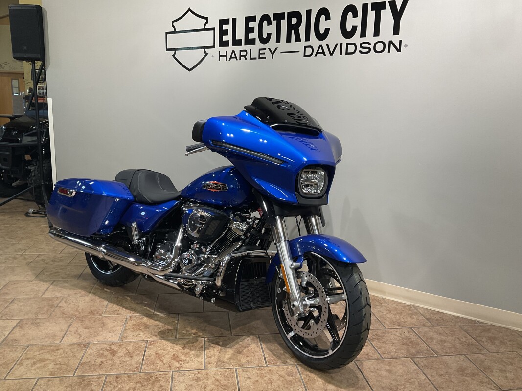 2025 Harley-Davidson Street Glide Blue Burst FLHX - Photo 3