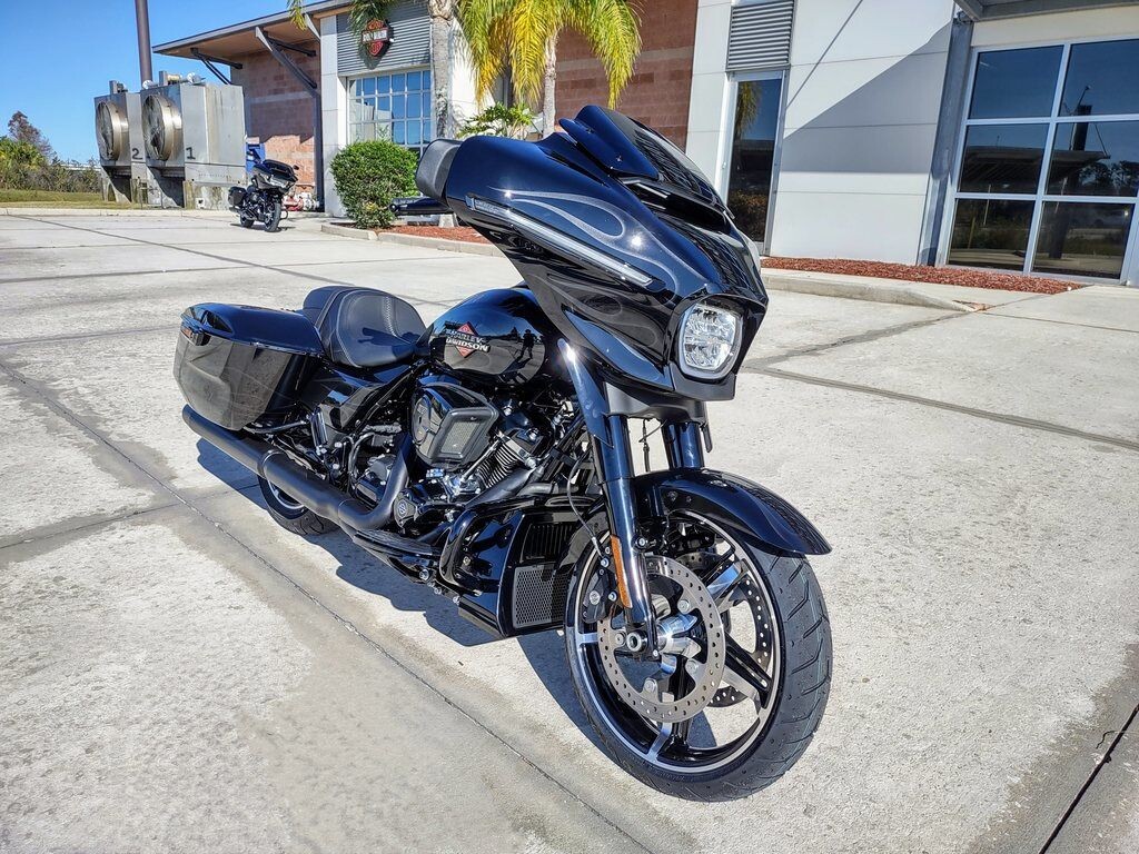 FLHX 2025 Street Glide™