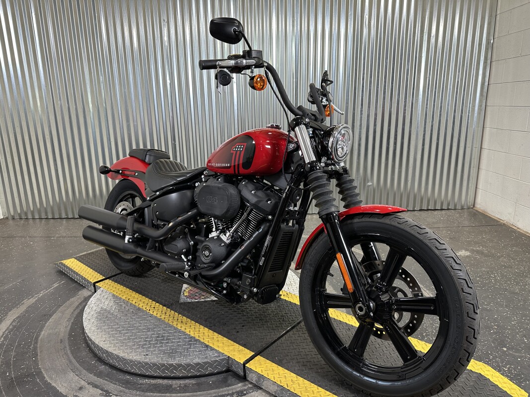 2023 Harley-Davidson Street Bob 114 Redline Red - Photo 2