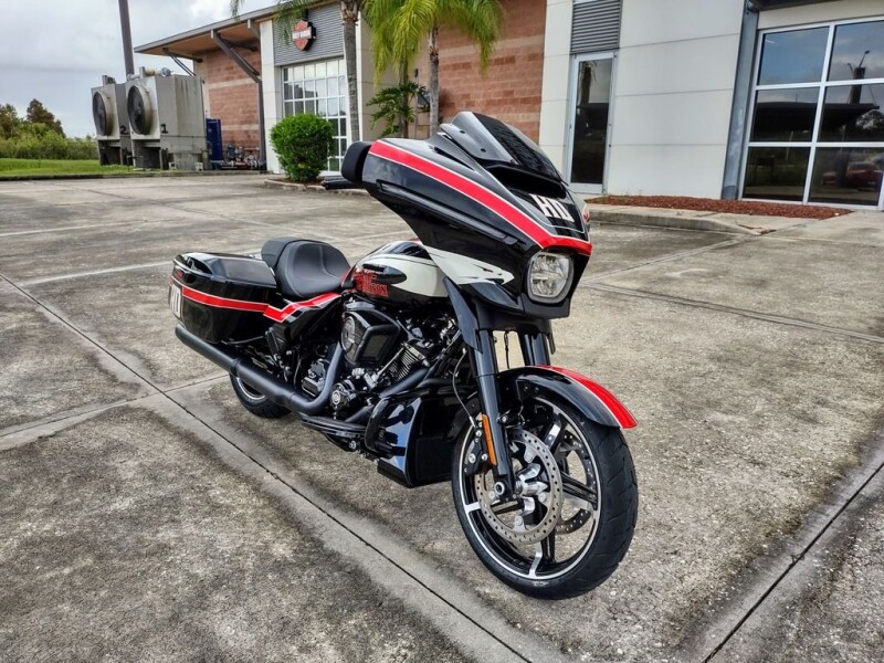 FLHX 2024 Street Glide®