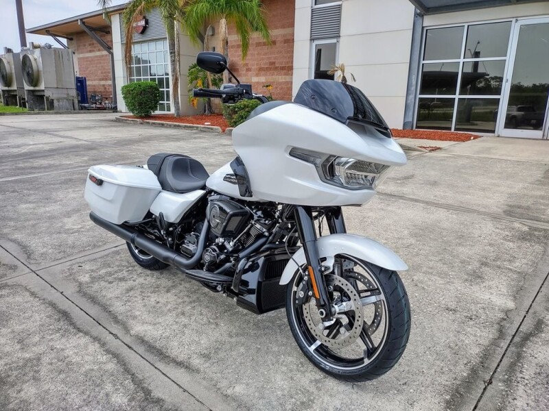 FLTRX 2024 Road Glide®