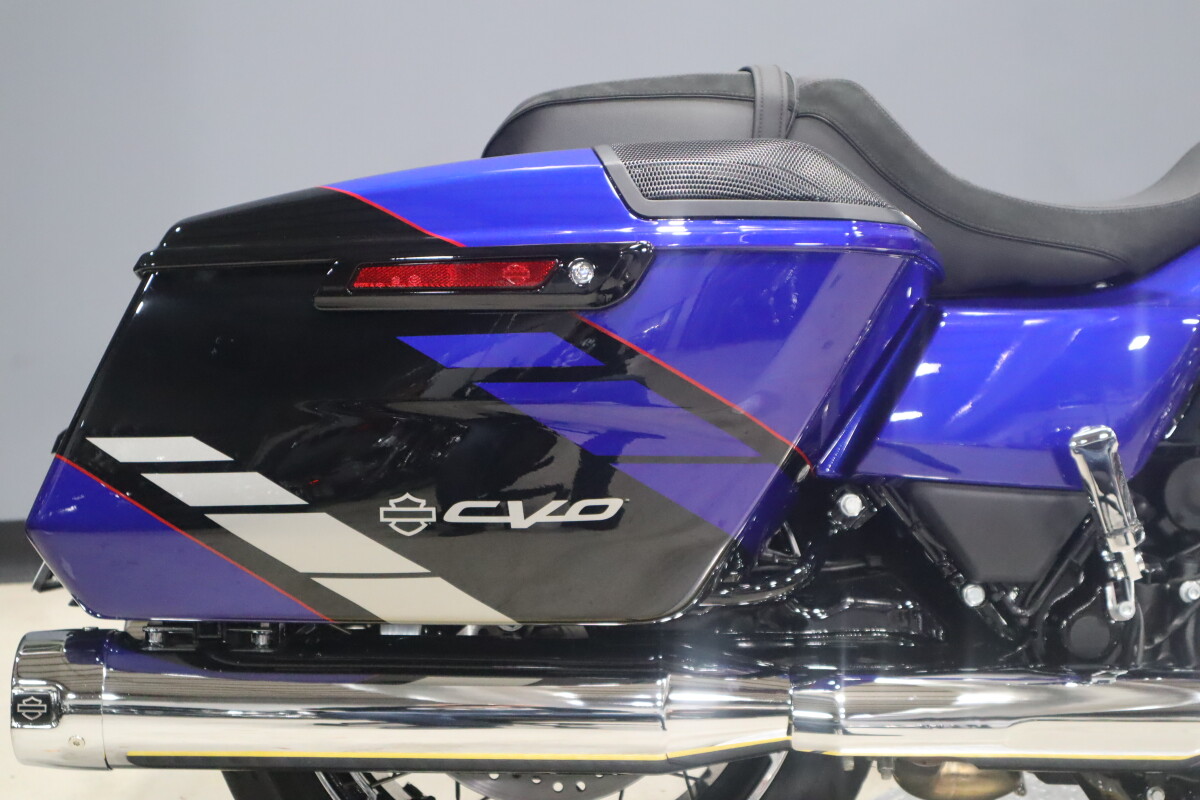 2025 Harley-Davidson CVO Road Glide FLTRXSE - Photo 4