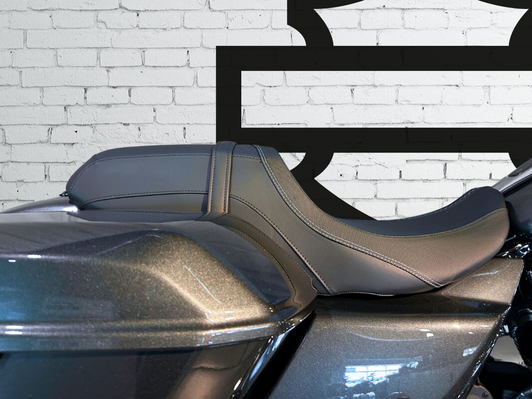 2025 Harley-Davidson Street Glide Iron Horse Metallic - Photo 6