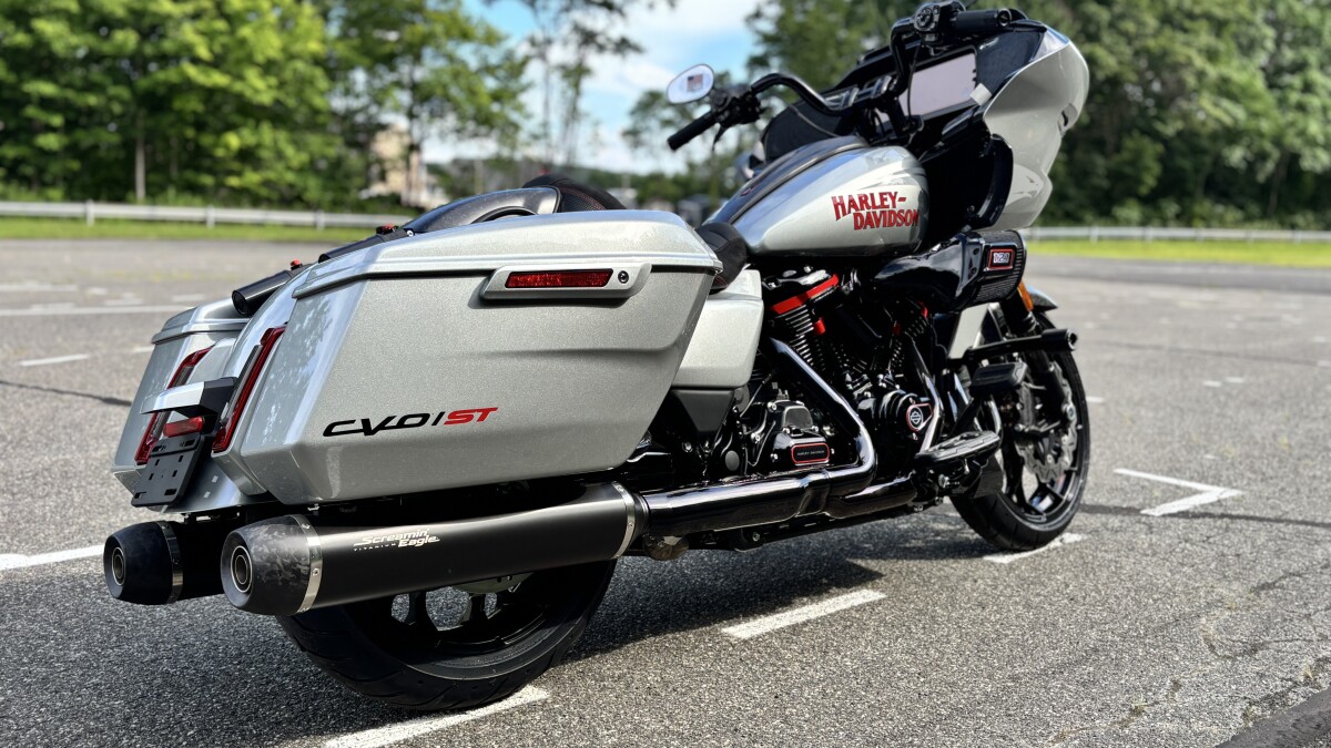 FLTRXSTSE 2025 CVO Road Glide ST - Photo 7