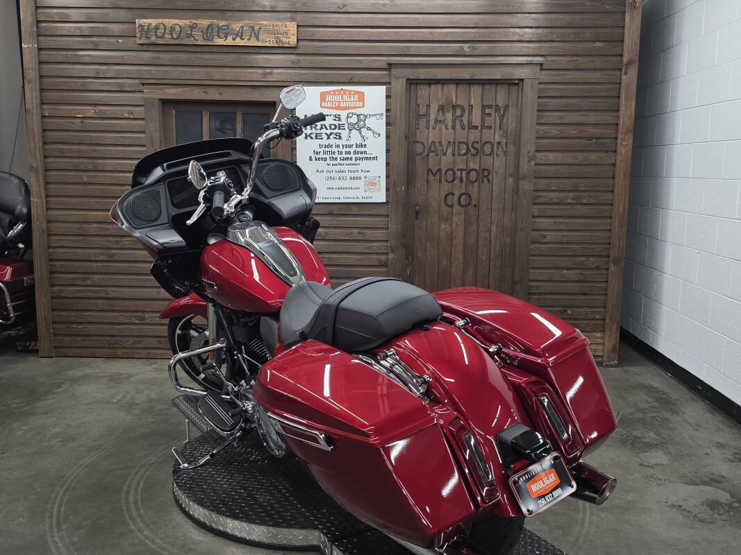 2025 Harley-Davidson Road Glide BRILLIANT RED/CHROME TRIM - Photo 4