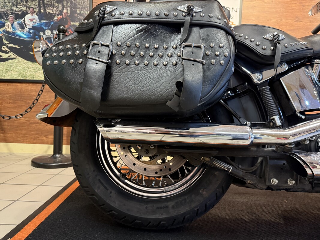2015 H-D FLSTC Heritage Softail Classic 103ci - Photo 4