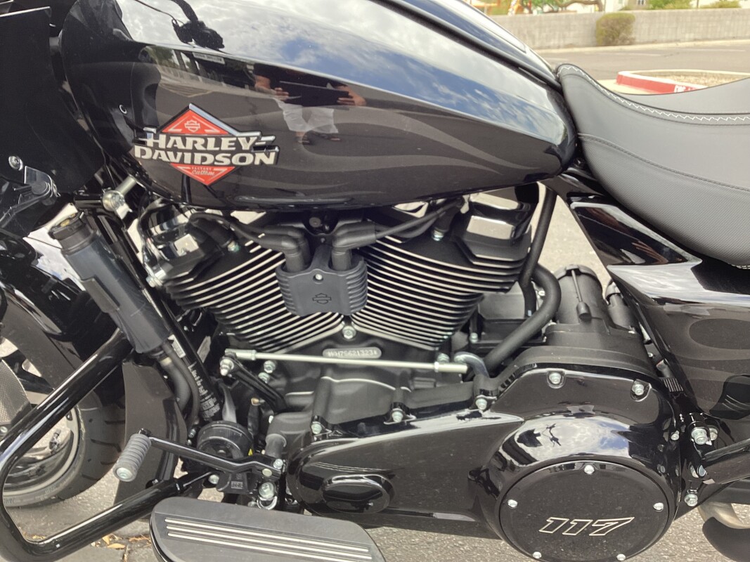 FLTRX 2025 Road Glide - Photo 6