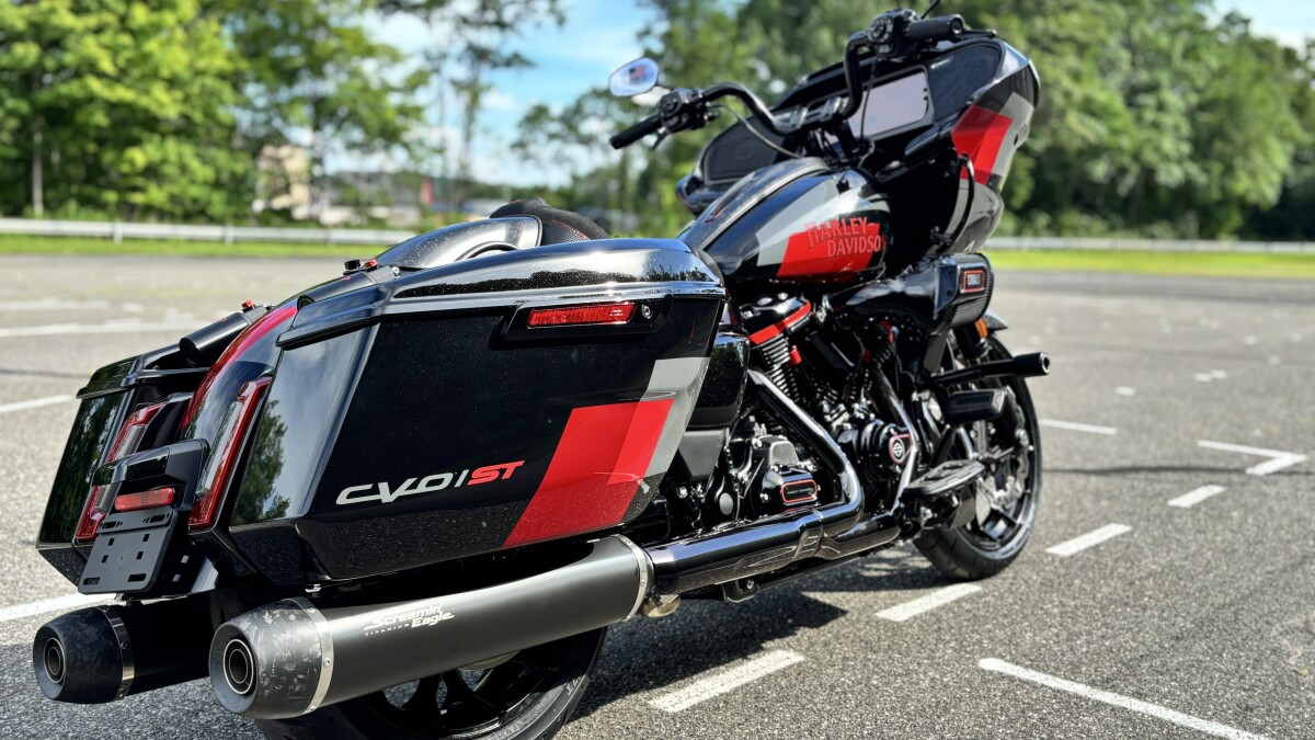FLTRXSTSE 2025 CVO Road Glide ST - Photo 7