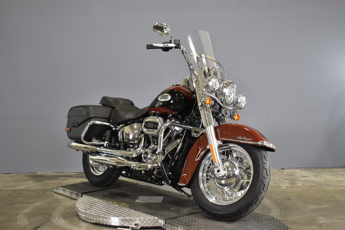 2024 Harley-Davidson Heritage Classic FLHCS - Photo 2