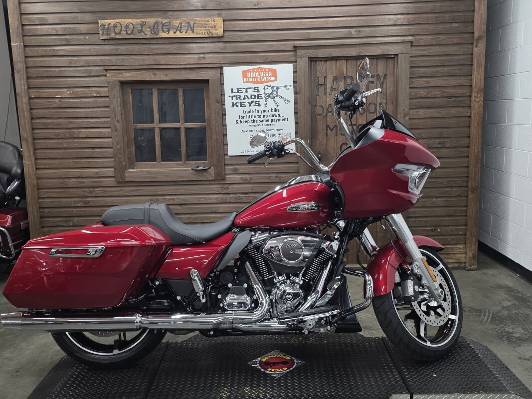 2025 Harley-Davidson Road Glide BRILLIANT RED/CHROME TRIM