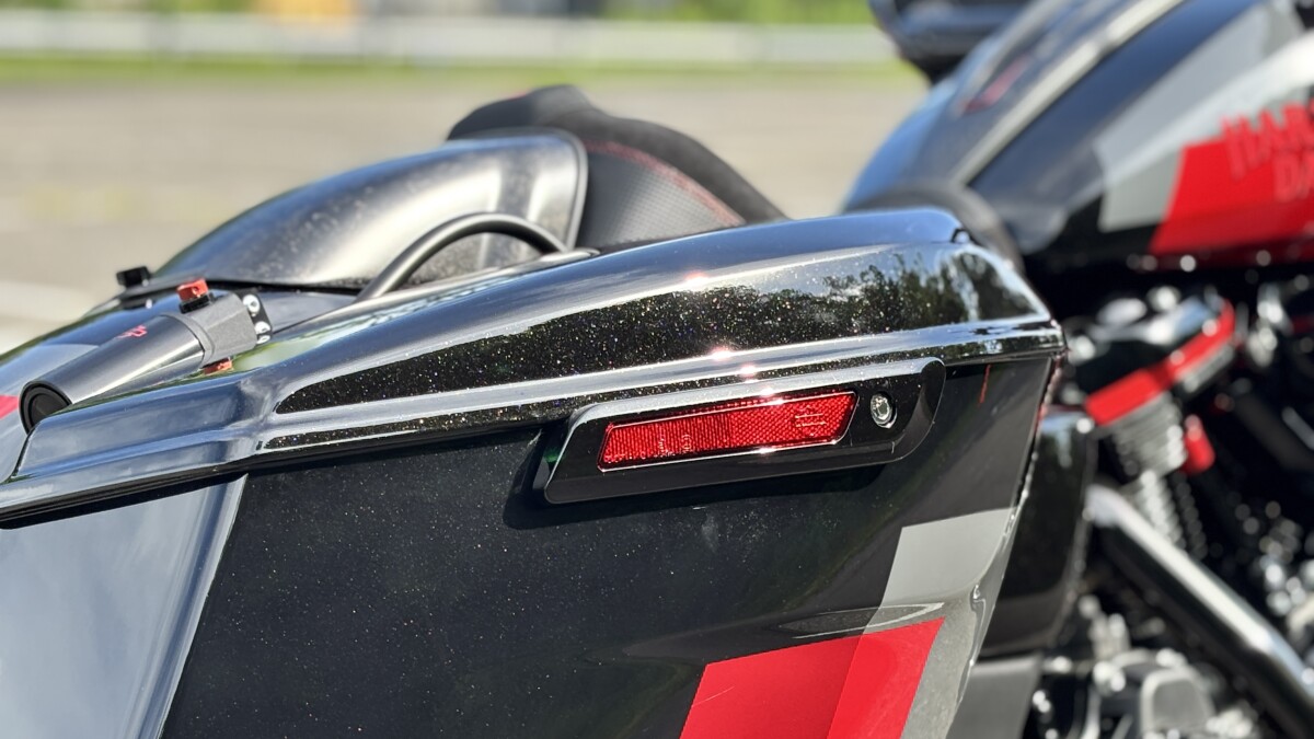 FLTRXSTSE 2025 CVO Road Glide ST - Photo 9