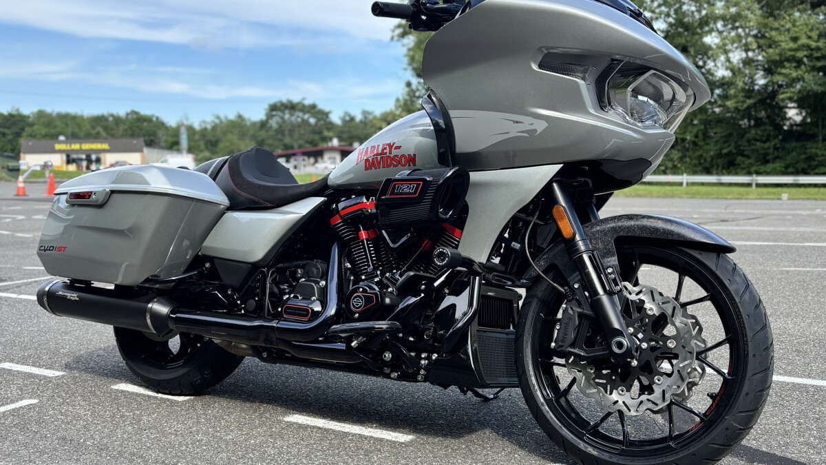 FLTRXSTSE 2025 CVO Road Glide ST - Photo 4
