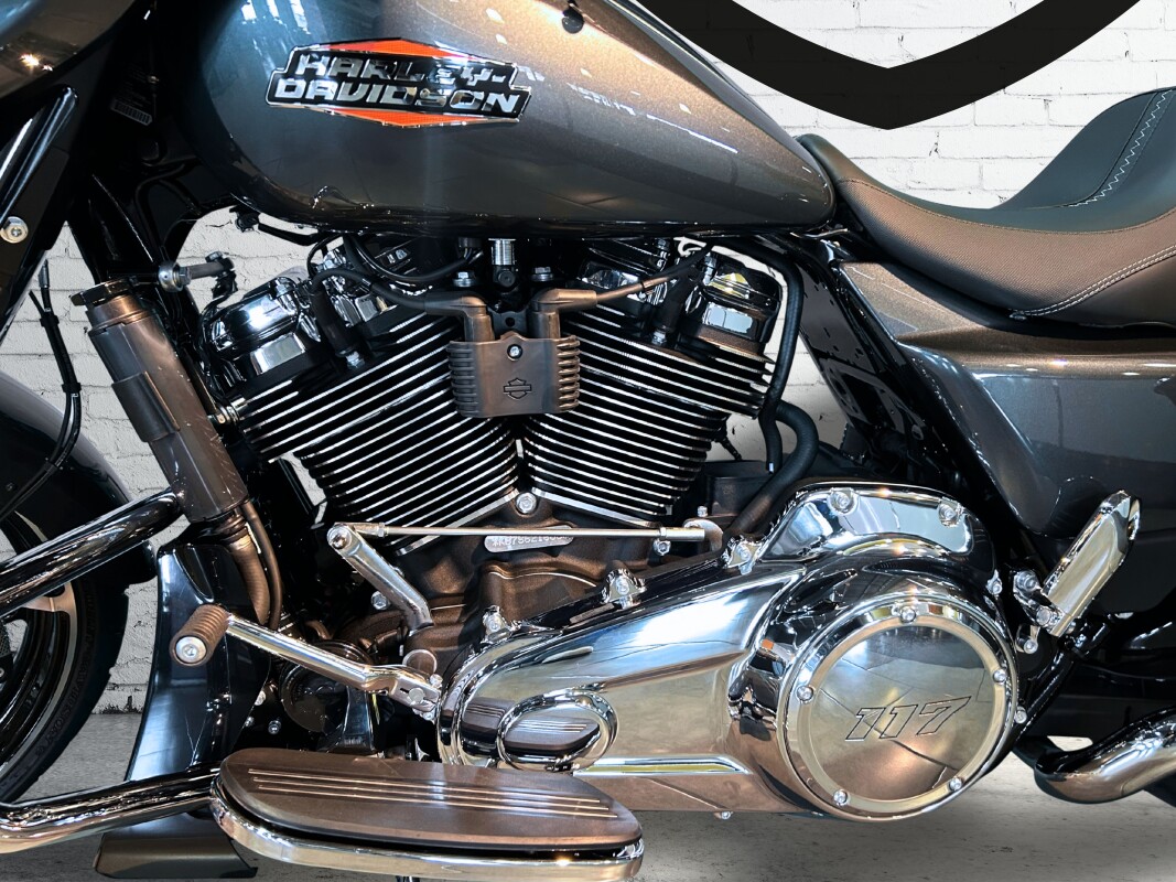 2025 Harley-Davidson Street Glide Iron Horse Metallic - Photo 7