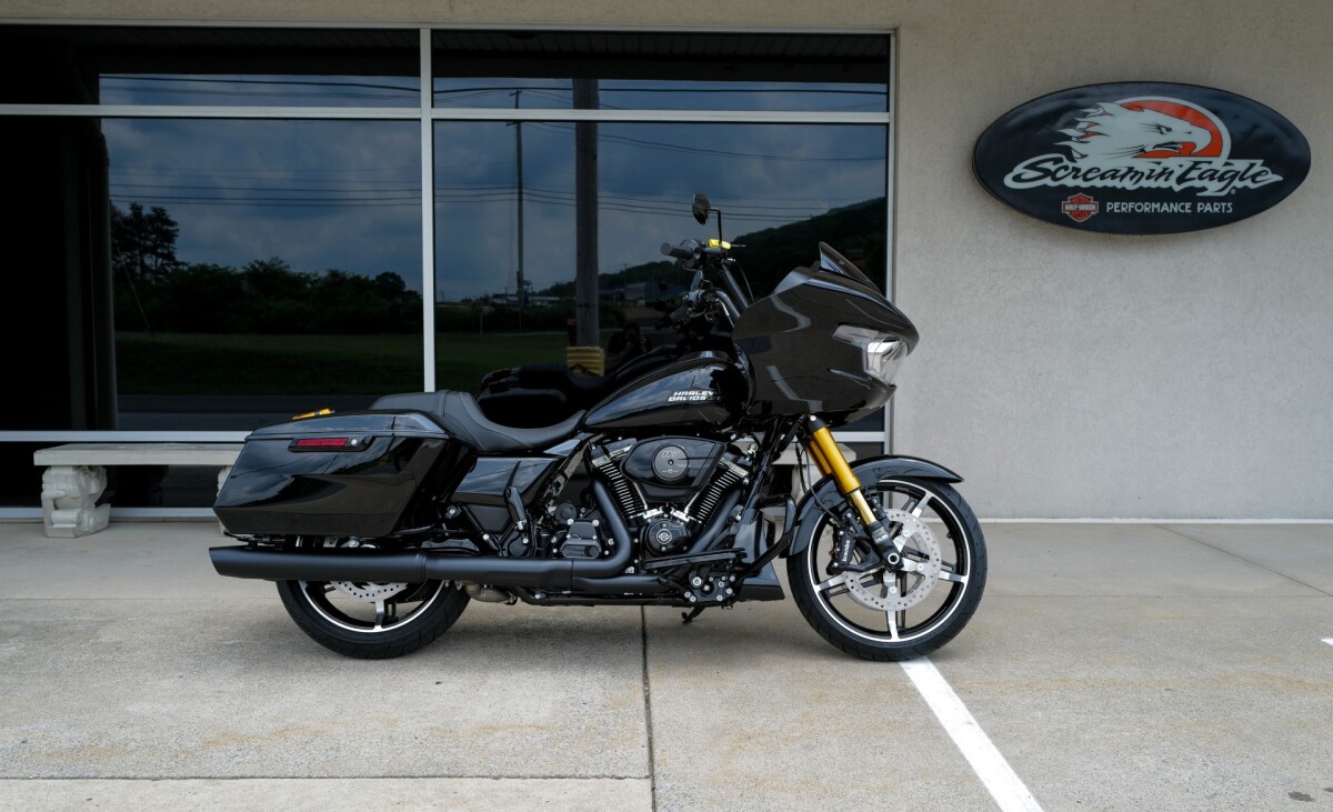 2025 Harley-Davidson Road Glide FLTRX Vivid Black
