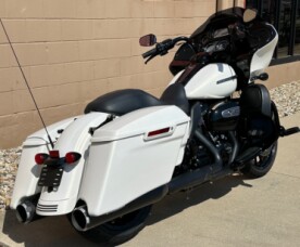 2018 Harley-Davidson® Road Glide® Special Bonneville Salt Pearl thumb 3